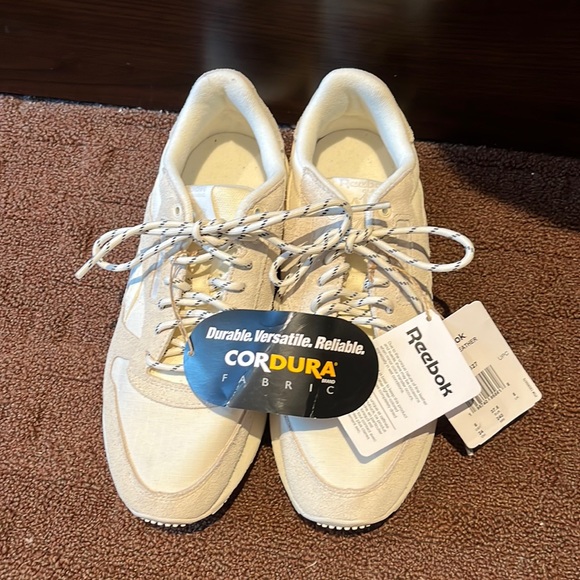 Reebok brand new running shoes - Picture 2 of 9